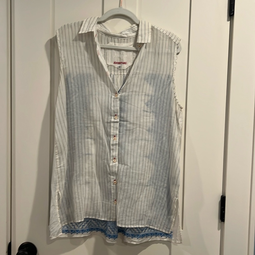 NWOT Johnny Was 3J Workshop Embroidered Sleeveless Shirt